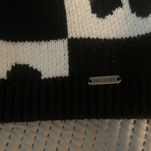 Checkered Flower Hollister Sweater - Picture 4 of 6